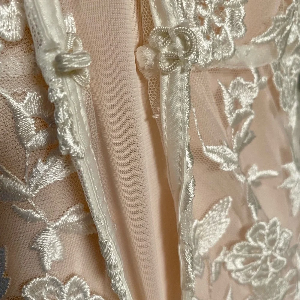 Le Rose Maya Robe - Picture 11 of 14